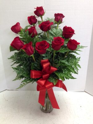 dozen roses with tails