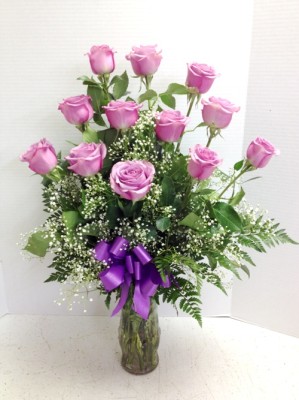 <img src="image.gif" alt="These are a dozen amazing lavender roses" />