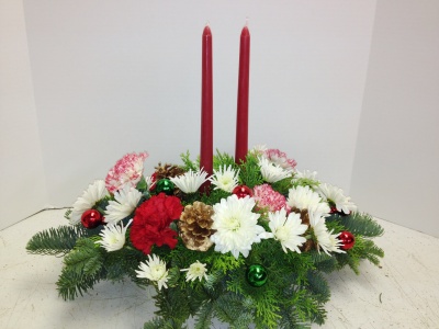 <img src="image.gif" alt="This is a red and white Christmas centerpiece" />