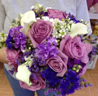 wedding lavendar roses