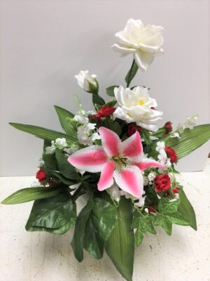 Life-long silk roses and lilies